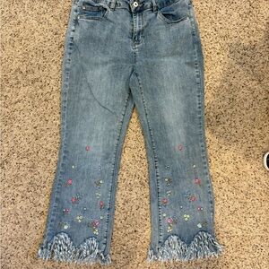 CHARLIE B Blue Jeans with Floral Embroidery and Frayed Hem